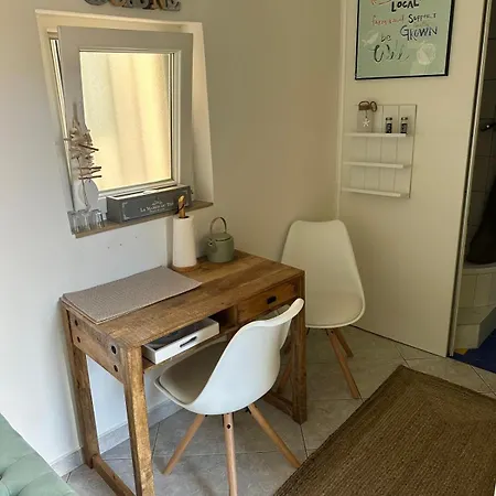 Lucky Star In Center Split