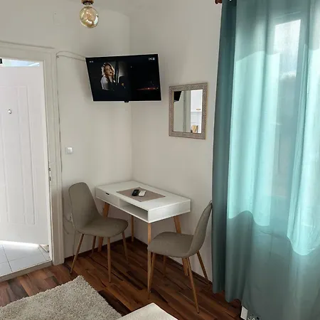 Lucky Star In Center *